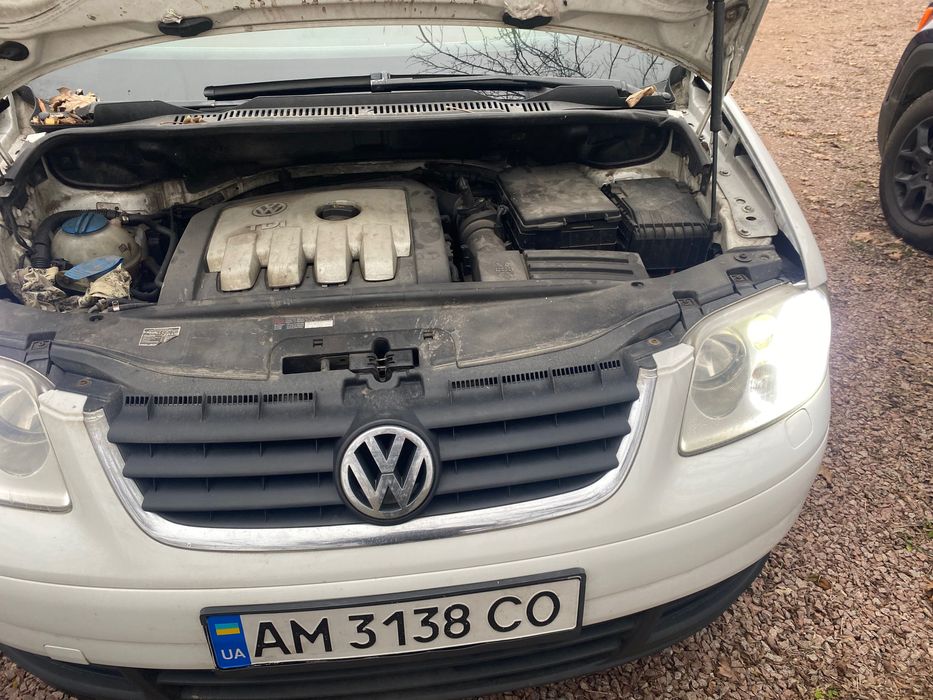 Продам фольцваген тауран 2.0 дизель автомат