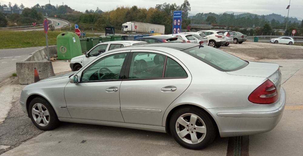 Excelente Mercedes E220 CDI Automático Nacional 2002
