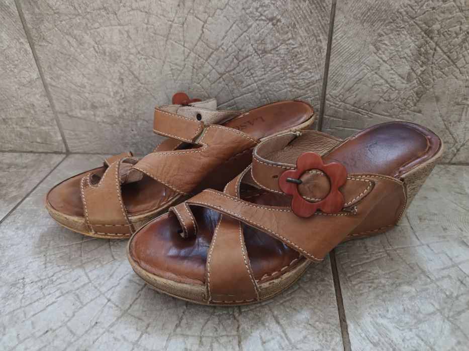 Klapki na koturnie Lasocki 38