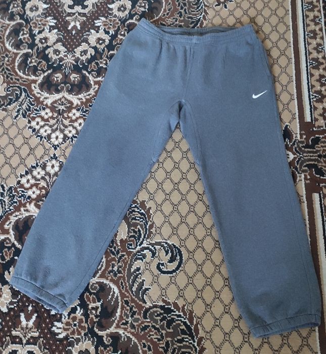 Продаються спортивні штани Nike