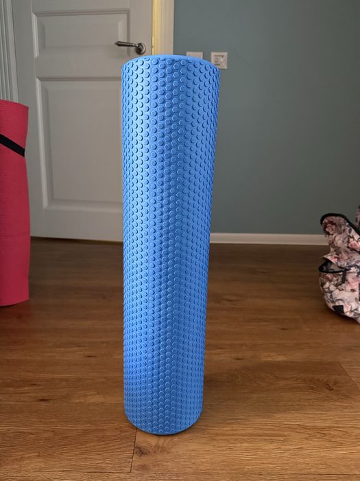 Масажний ролик EasyFit Foam Roller 60 см для МФР, йоги та спини майже новий
