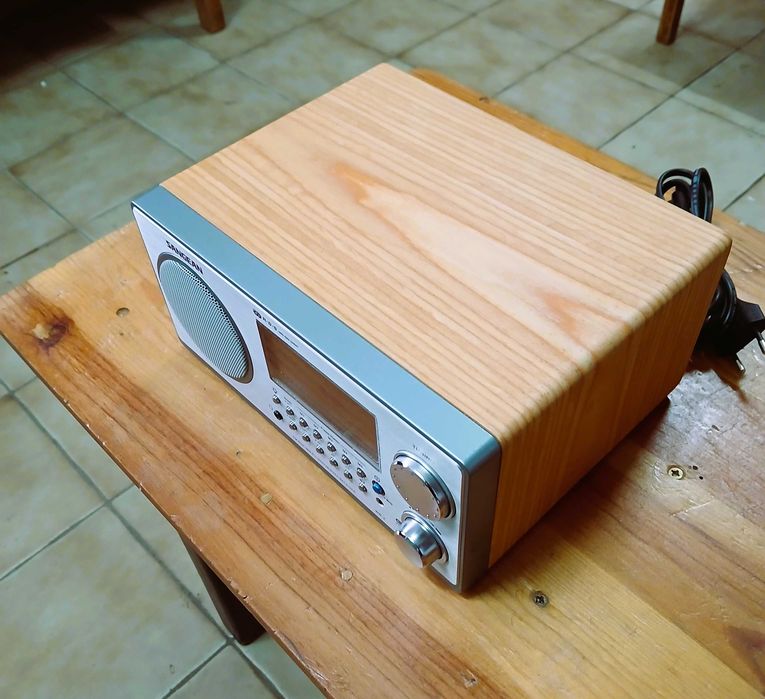 Rádio Sangean digital, modelo WR2