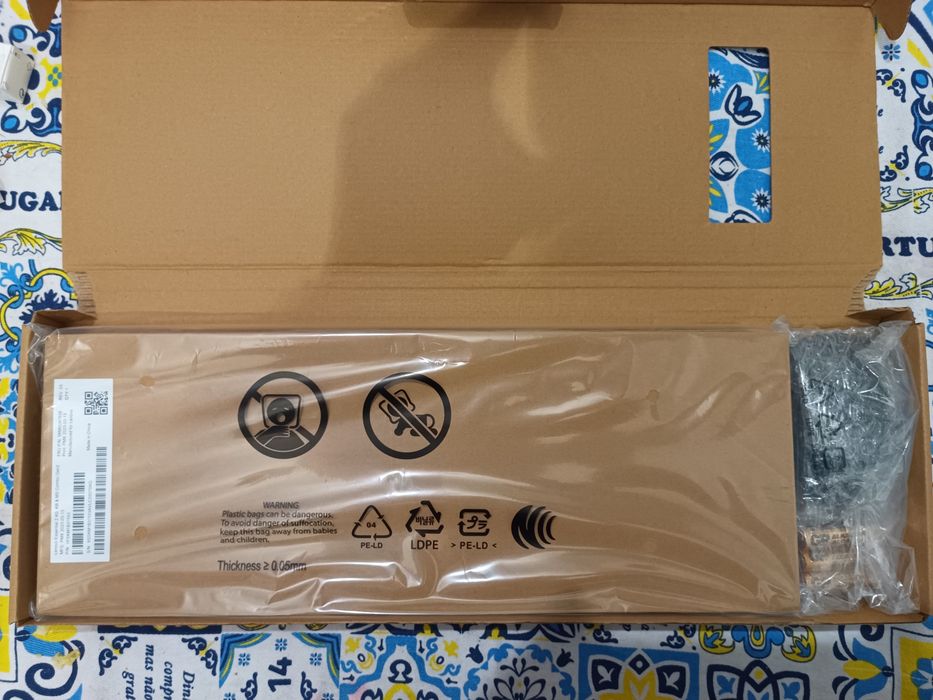 Vendo teclado e rato wireless NOVOS