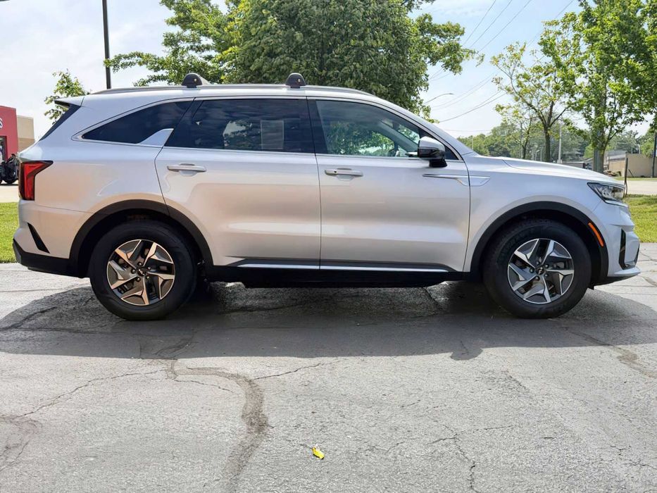 Kia Sorento Hybrid EX      2022