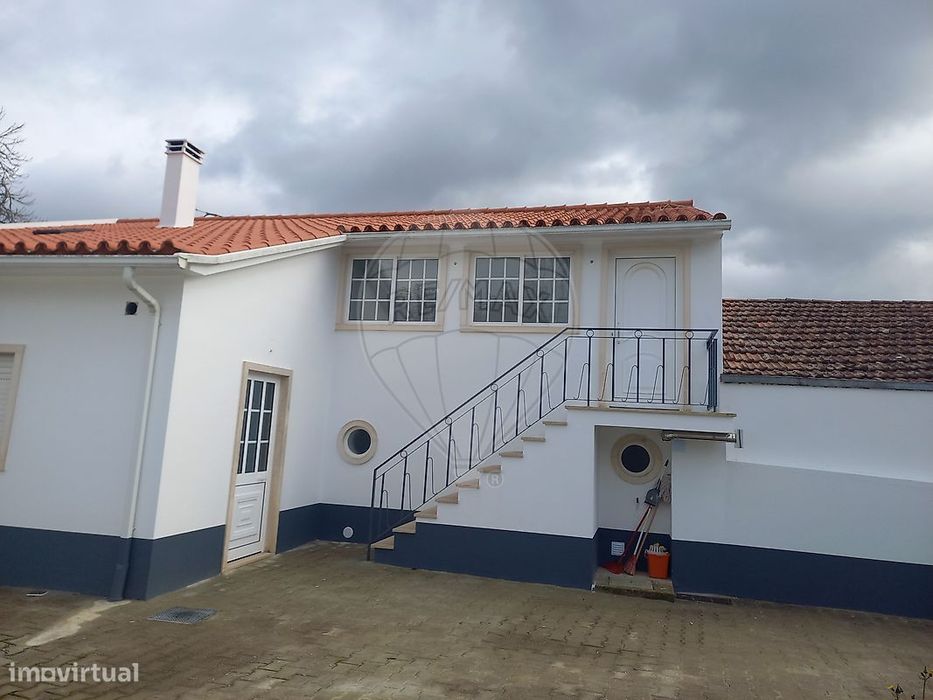 Moradia T4 para arrendamento