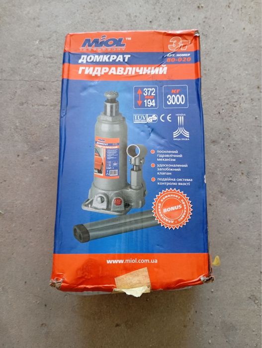 Домкрат гидравлічний Miol