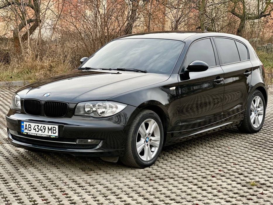 Автомобіль BMW 1 Series 2009