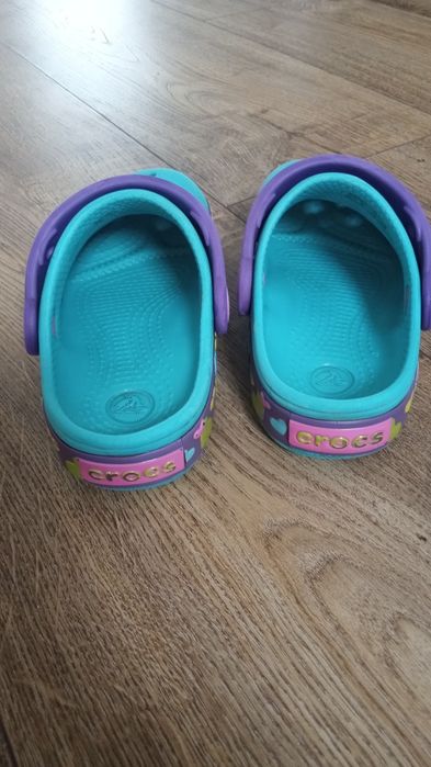 Crocs c9 motylki