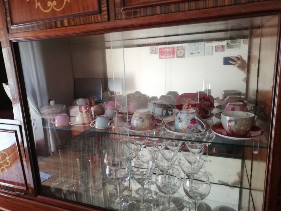 Móvel louceiro sala