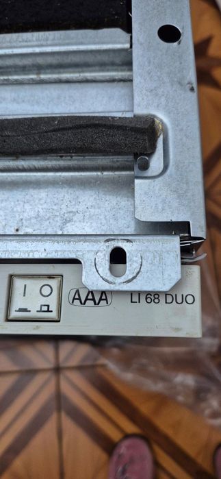 Вбудована посудомийна машина Ariston потребує ремонту на запчастини