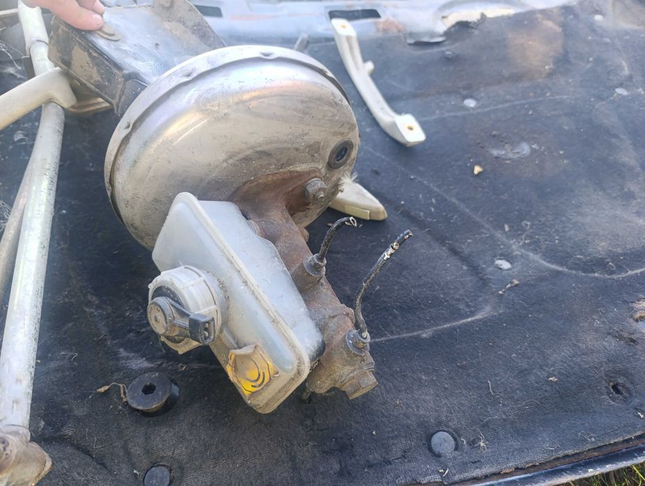 Вакуумний підсилювач тормозів 2110