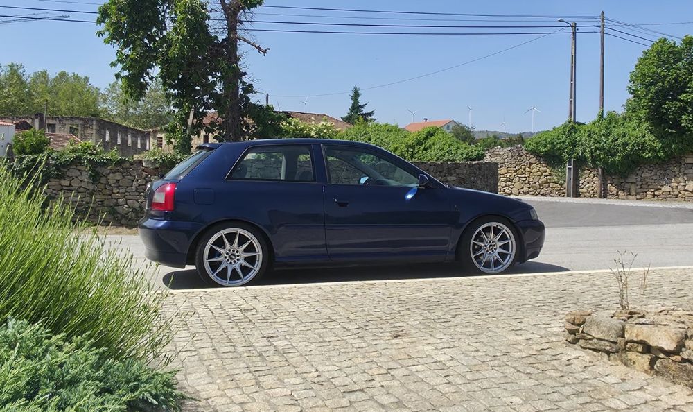 Audi A3 8L 1.9TDI

Carro muito fiável, económico e bem estimado. Ideal para quem conhece este motor e procura um carro pronto a ci
