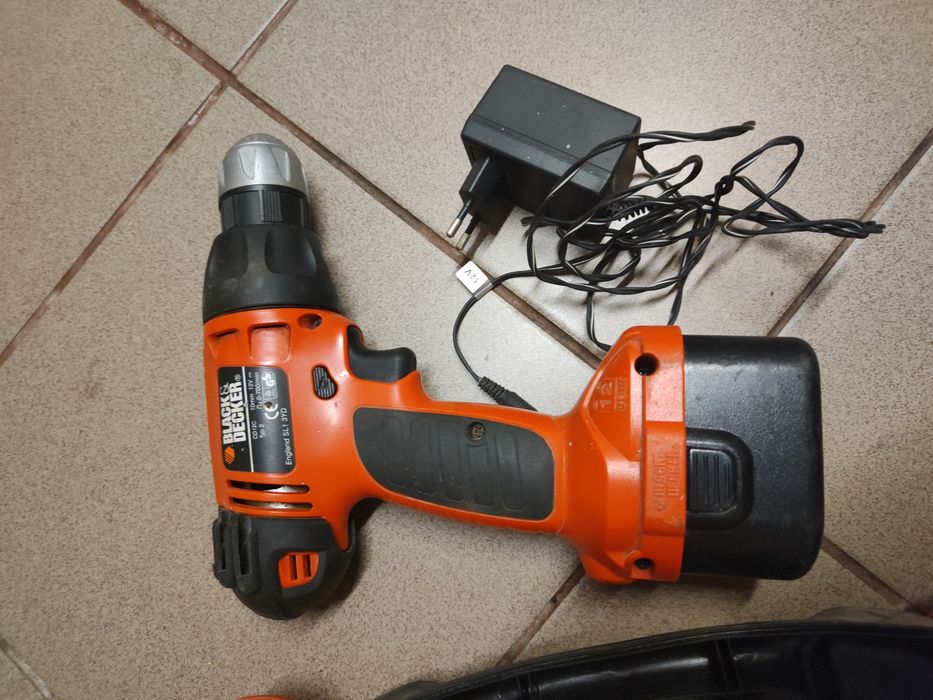 Wkrętarka wiertarka Black Decker CD 12C 12V akumulatorowa ładowarka