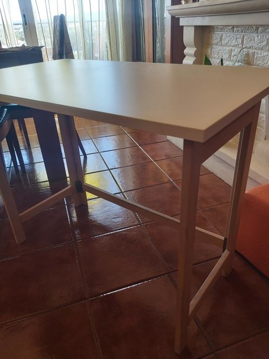 Mesa / secretária