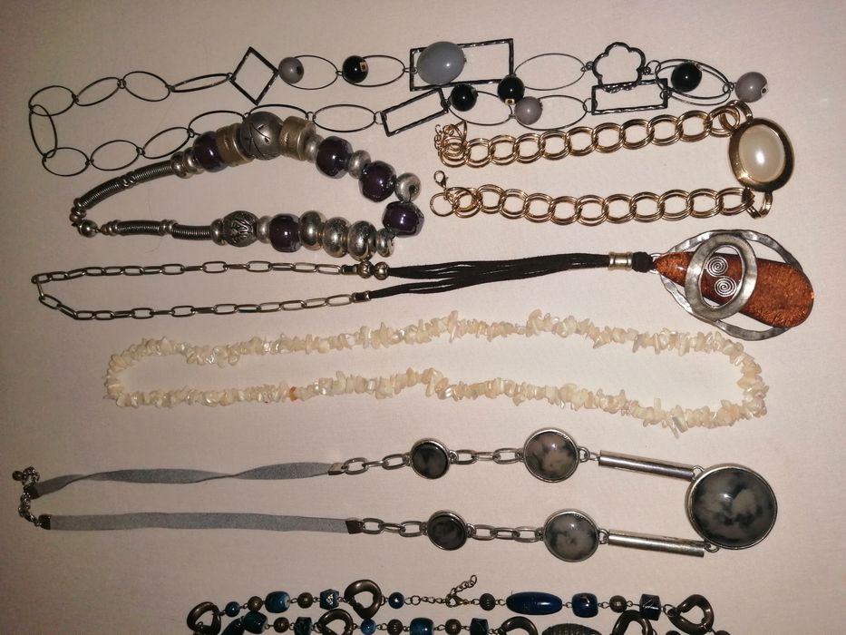 11 colares de vários estilos