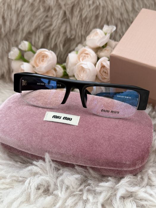 Сонцезахисні окуляри Miu Miu
