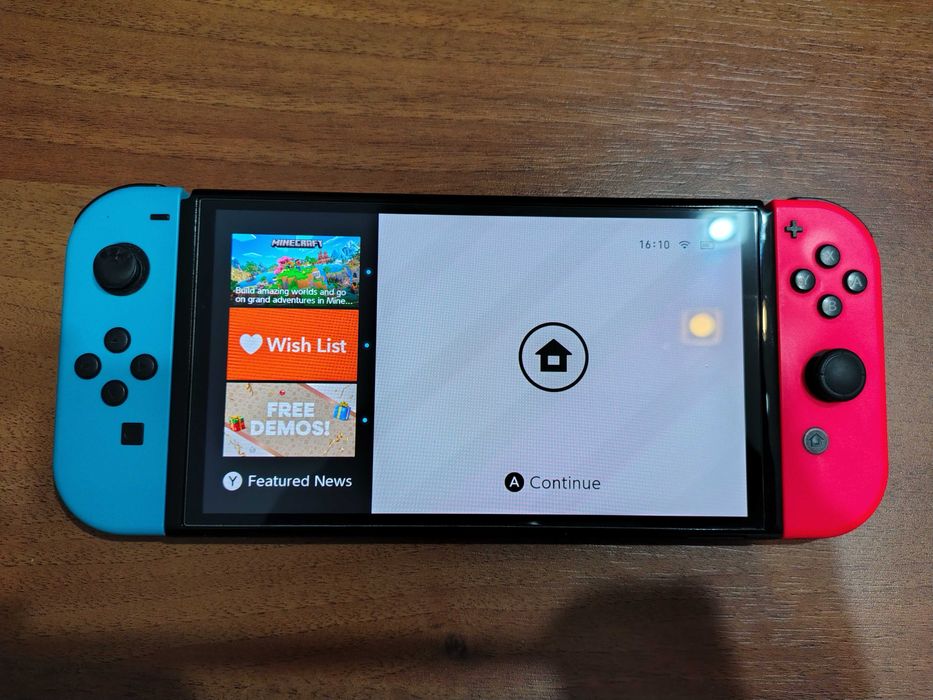Idealny Nintendo Switch OLED wielokolorowy + szkło