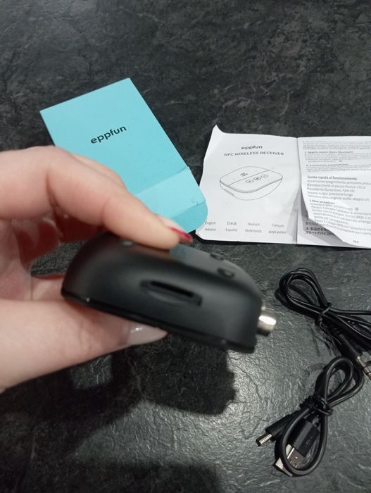 Odbiornik bluetooth z gniazdem na kartę USB