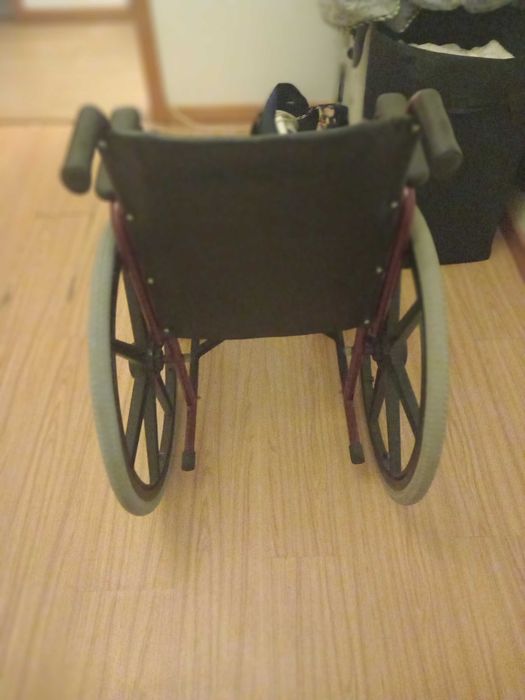 Vendo cadeira de rodas