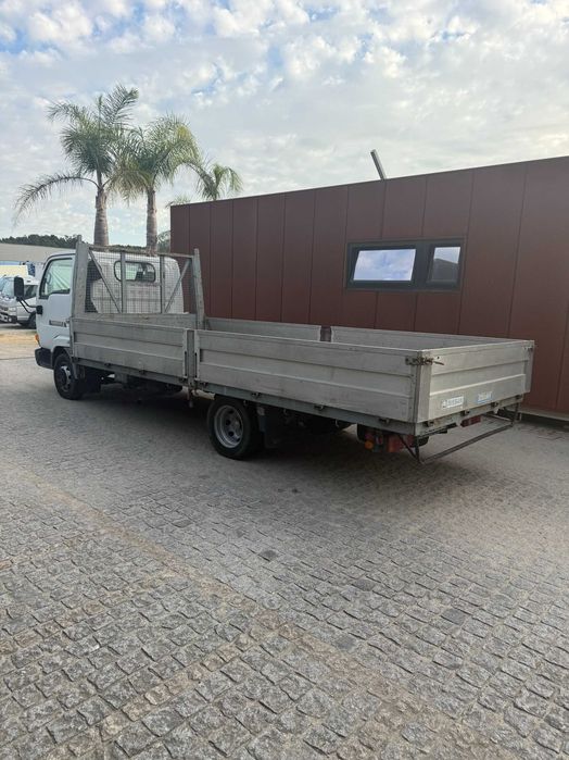 Nissan cabstar caixa aberta