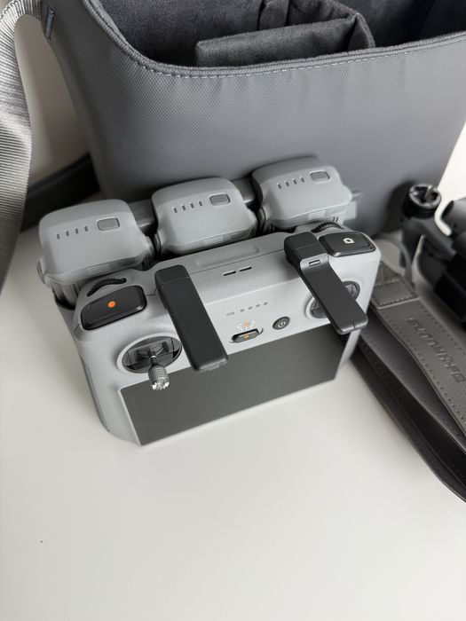 Sprzedam DJI Air 3 RC 2 Fly More Combo