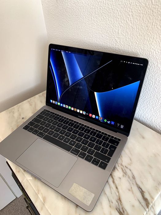 MacBook Pro 2017508799723358146560