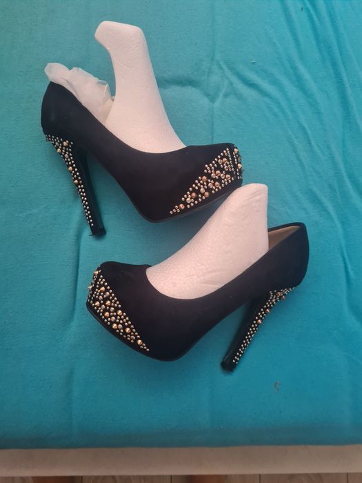Buty czarne zamszowe cwieki