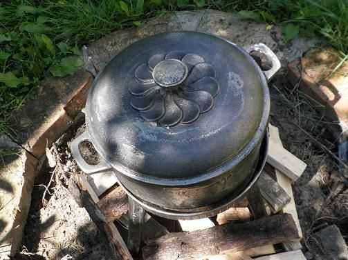 Garnek żeliwny + grill 8 litrów prażonki pieczonki potrawy cygańskie