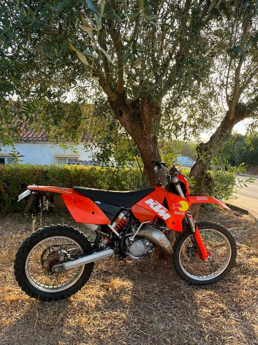 Reservado/Vendo Mota KTM 125