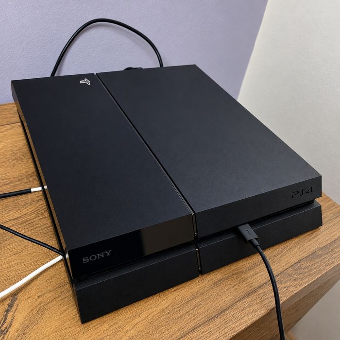 Playstation 4 slim 2 pady