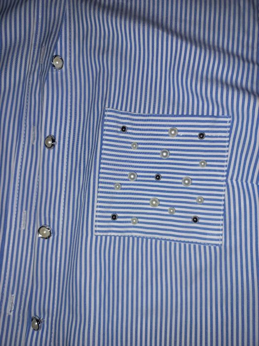 Сорочка жіноча в лінію, прикрашена намистинками