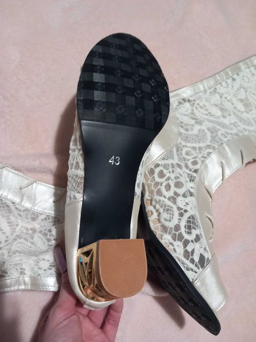 Kozaki koronkowe na zamek ozdobny zamek rozmiar wkładki 26