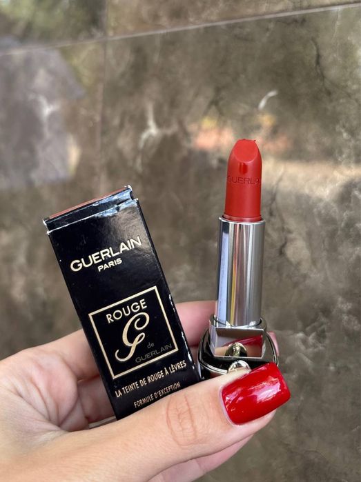 Розпродаж помад guerlain rouge g
