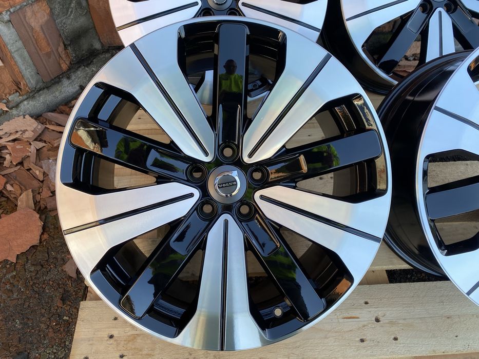Oryginalne felgi aluminiowe 19 Volvo cx40 5x108