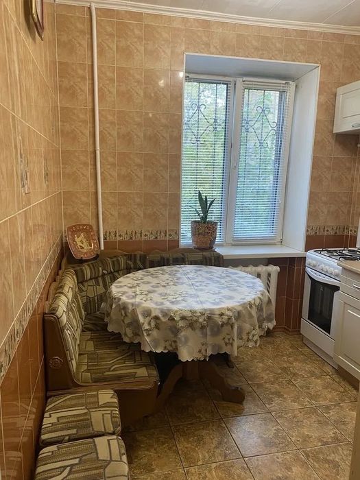 Світла 2к квартира з гарним ремонтом!
