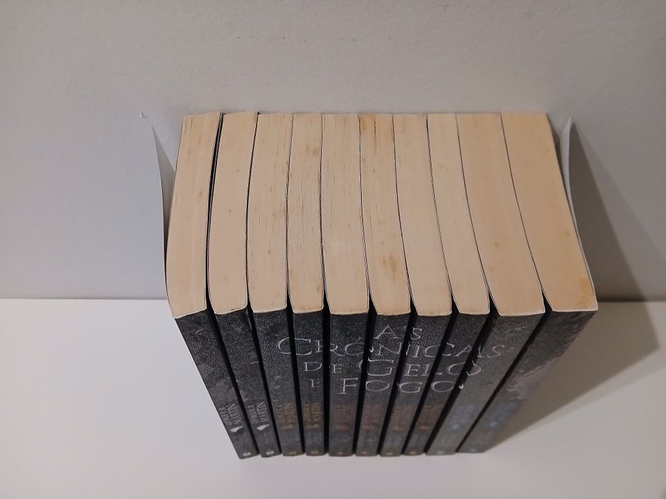 Coleção de livros As Crónicas de Gelo e Fogo