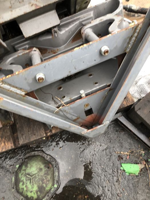 Mocowanie obciązników claas massey ferguson