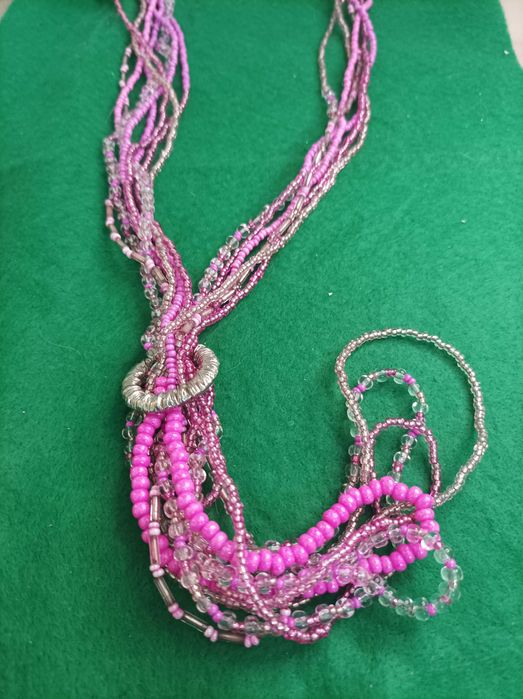 Colares missangas / resina epóxi