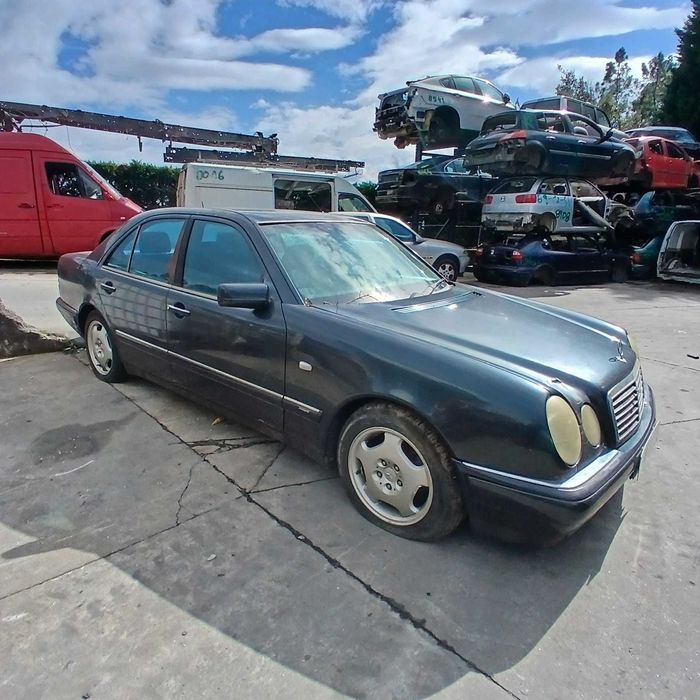 Mercedes E300 3.0 de 1996 - Peças Usadas