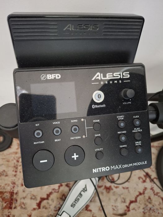 Bateria Electrónica- ALESIS Nitro MAX