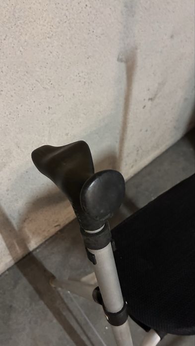 Andarilho com rodas  e bolsa