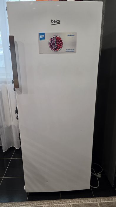 Морозильна камера beko