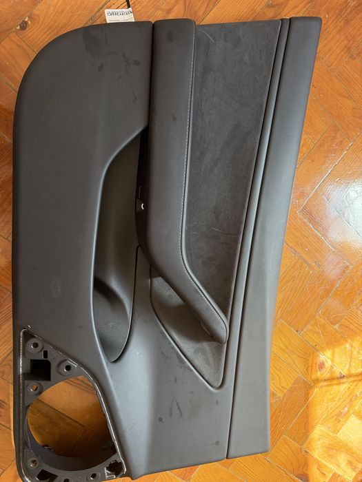 Forro porta traseira lado do motorista (esquerda)tesla model 3 traseira
