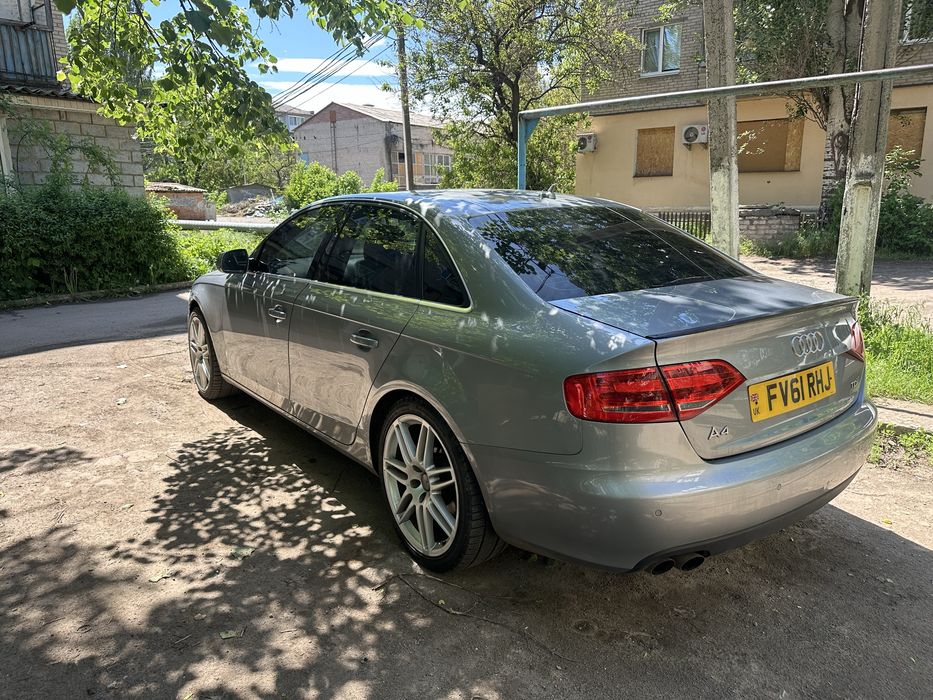Продам або обмін Ауді а4 2010 року праворульна