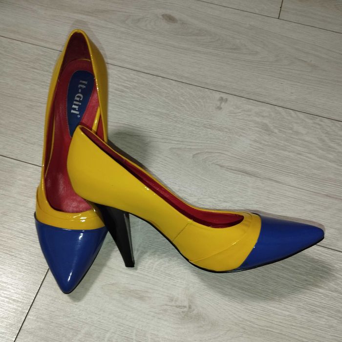 Туфлі човники в жовто-блакитному кольорі