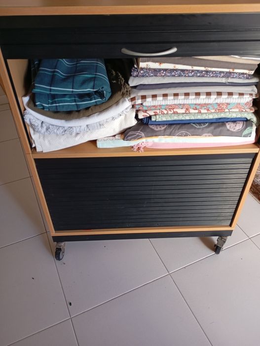 móvel aparador, castanho e preto