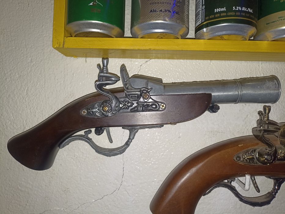 Револьвер зажигалка