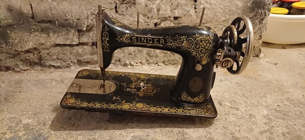 Zabytkowa maszyna do szycia Singe + nogi zeliwner