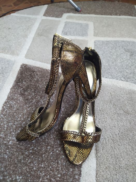 Літні відкриті босоніжки