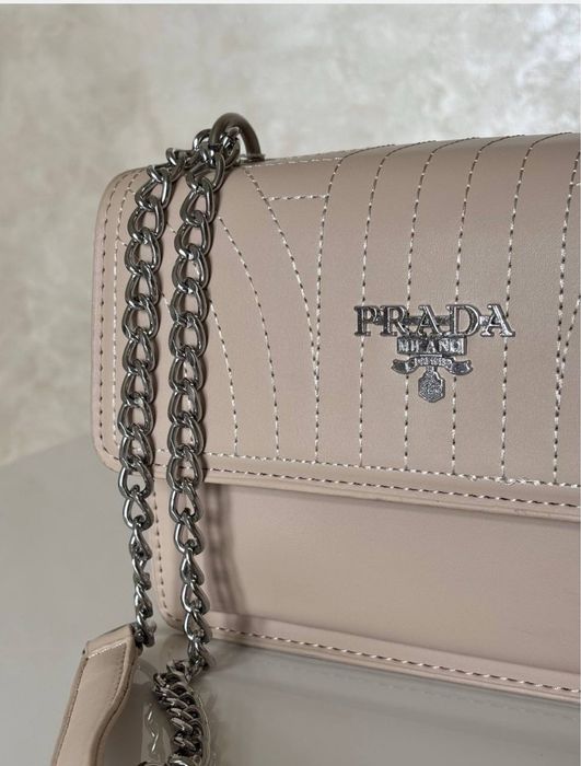 Жіноча сумочка Prada